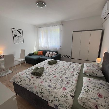Ferienwohnung App Karla Pula Exterior foto